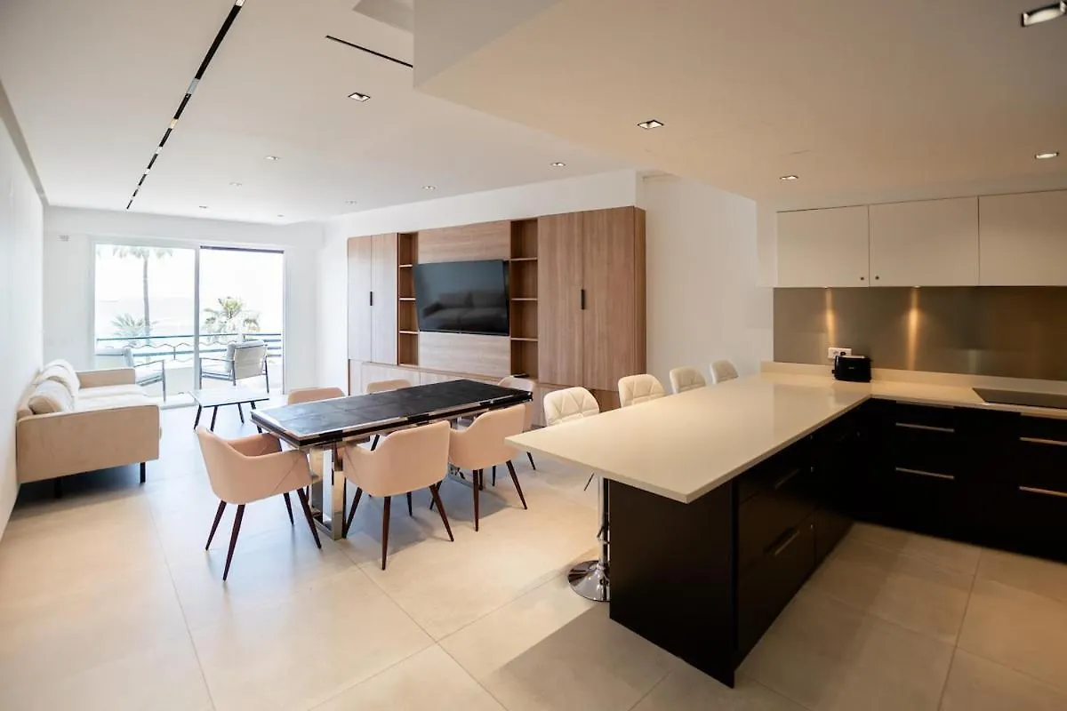 Superbe T3 Moderne Et Chic Croisette Cannes Frankreich